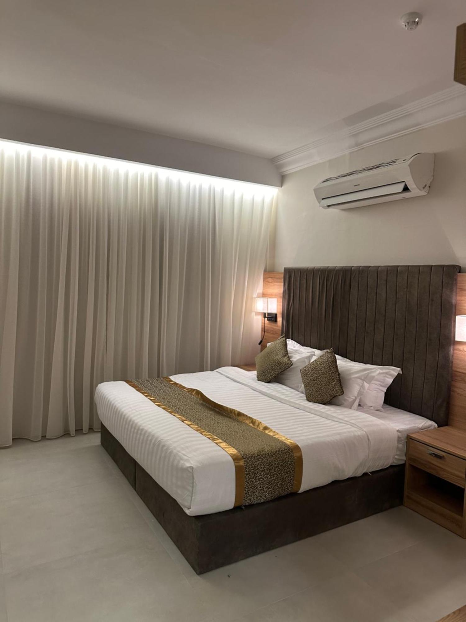 Lavent Park Hotel Suites Jeddah Bagian luar foto