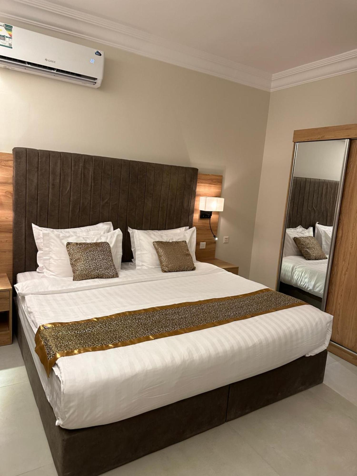 Lavent Park Hotel Suites Jeddah Bagian luar foto
